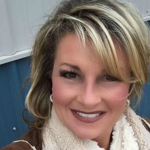 Meet your Posher, Leona